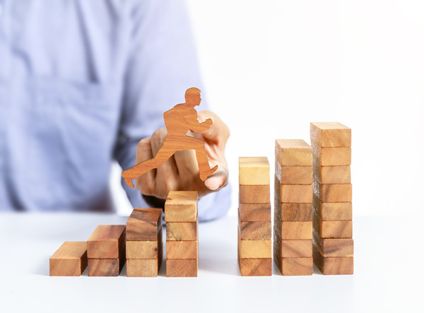 企業(yè)戰(zhàn)略規(guī)劃的步驟是什么？如何落地實(shí)施？