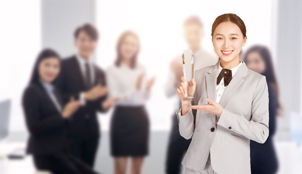 深入了解行業(yè)趨勢，優(yōu)化企業(yè)戰(zhàn)略決策
