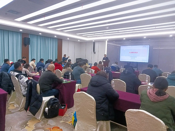 無錫市社區(qū)商會——勤新商會攜手正睿咨詢集團為企業(yè)家賦能充電！