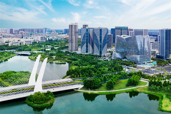管理咨詢?nèi)绾沃︵嵵萜髽I(yè)實(shí)現(xiàn)市場(chǎng)競(jìng)爭力的提升？