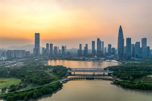 深圳集團(tuán)管控咨詢公司如何助力企業(yè)實(shí)現(xiàn)高效集權(quán)與分權(quán)？