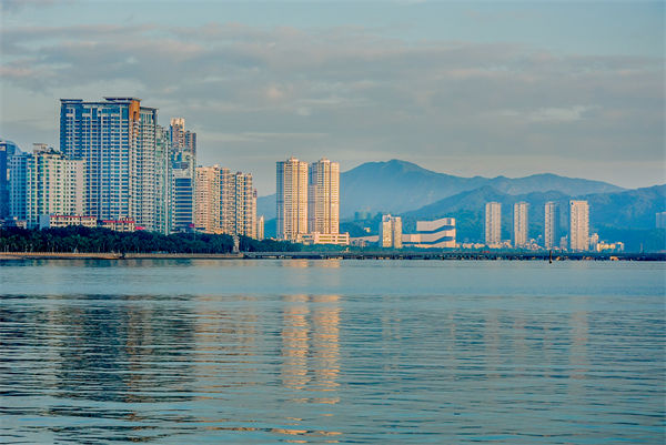 珠海戰(zhàn)略咨詢公司如何幫助企業(yè)制定長遠發(fā)展規(guī)劃？
