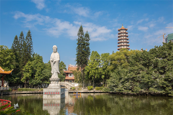 企業(yè)如何借助福州咨詢公司制定并落實年度經(jīng)營策略？