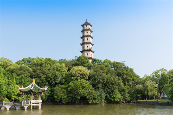 集團(tuán)戰(zhàn)略落地難，溫州集團(tuán)管控咨詢公司如何助力高效執(zhí)行？