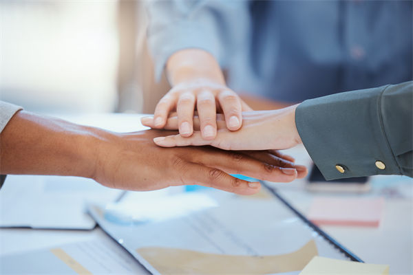 跨文化管理對企業(yè)全球化戰(zhàn)略實施的影響及應對策略？